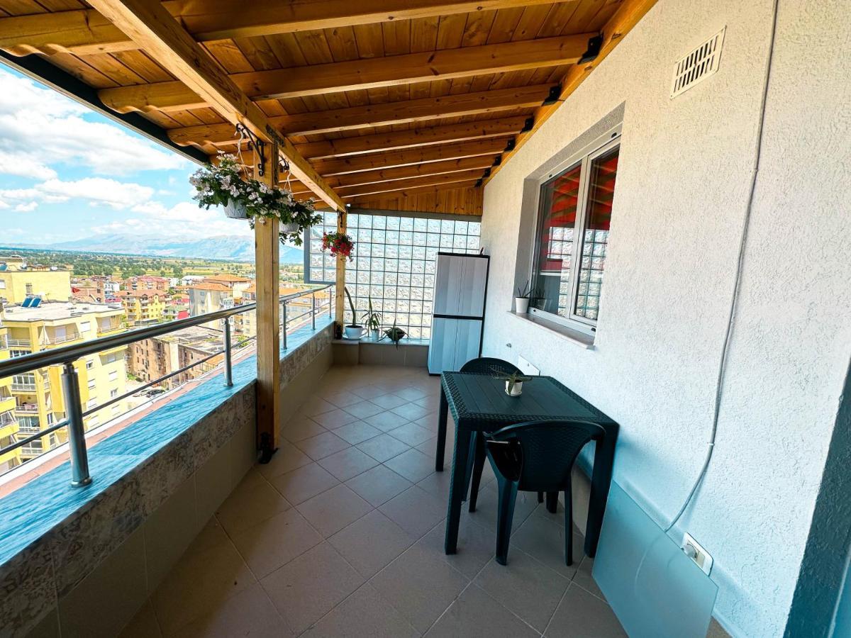 Cozy Elegance Above Korca 아파트 외부 사진