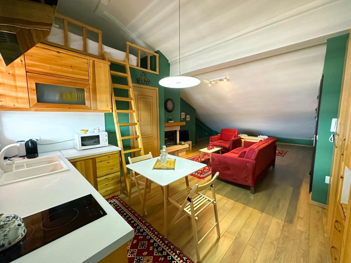 Cozy Elegance Above Korca 아파트 외부 사진