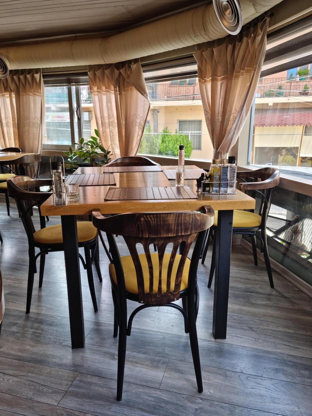 Cozy Elegance Above Korca 아파트 외부 사진