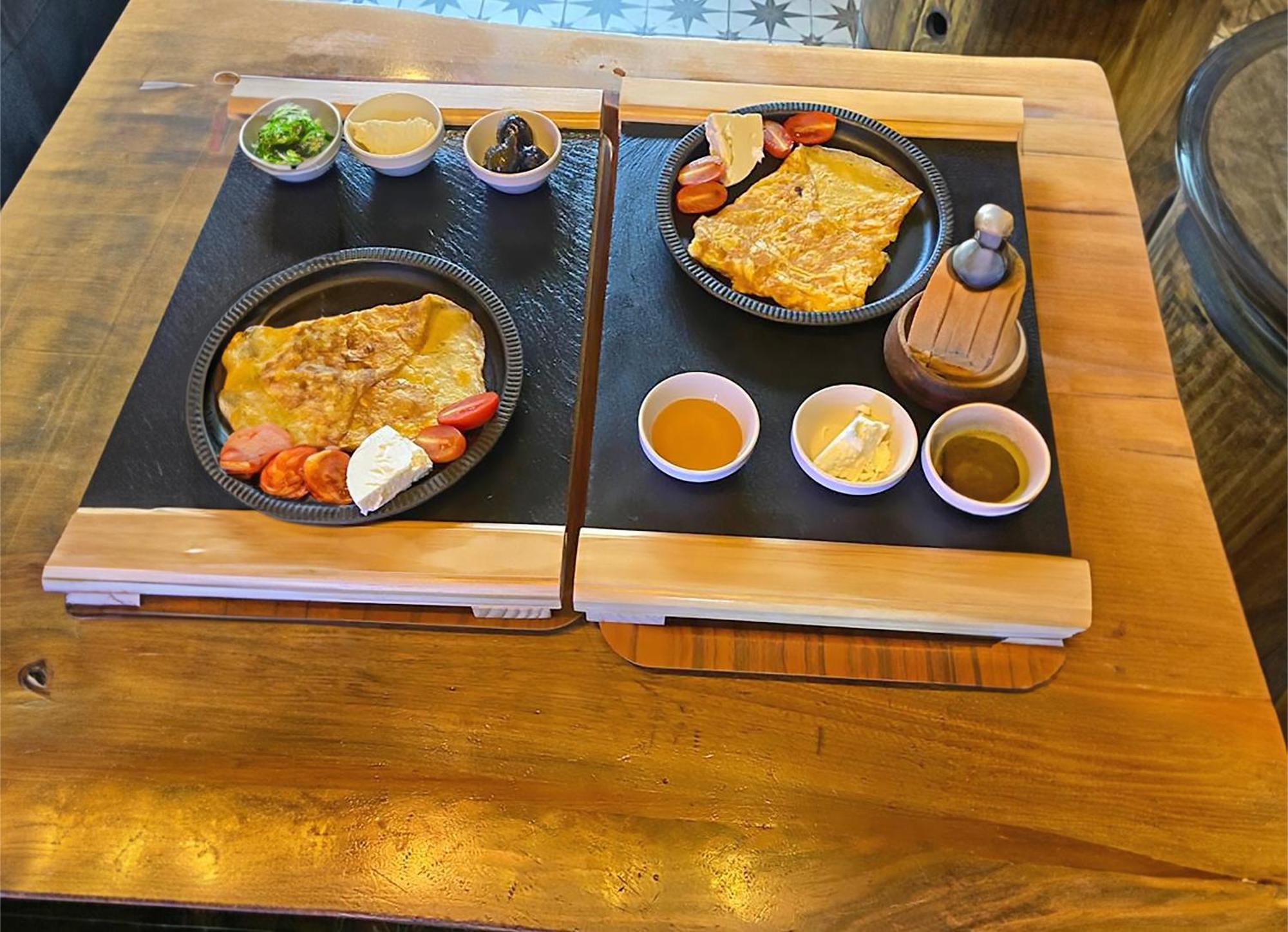 Cozy Elegance Above Korca 아파트 외부 사진